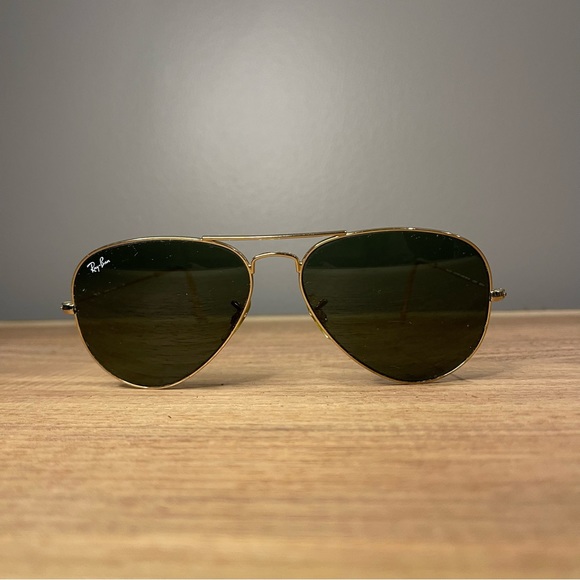 Ray Ban Aviators 🕶️Awesome Price🕶️ - Picture 1 of 2